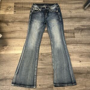 im selling these jeans worn maybe once in very good shape i bought from buckle.